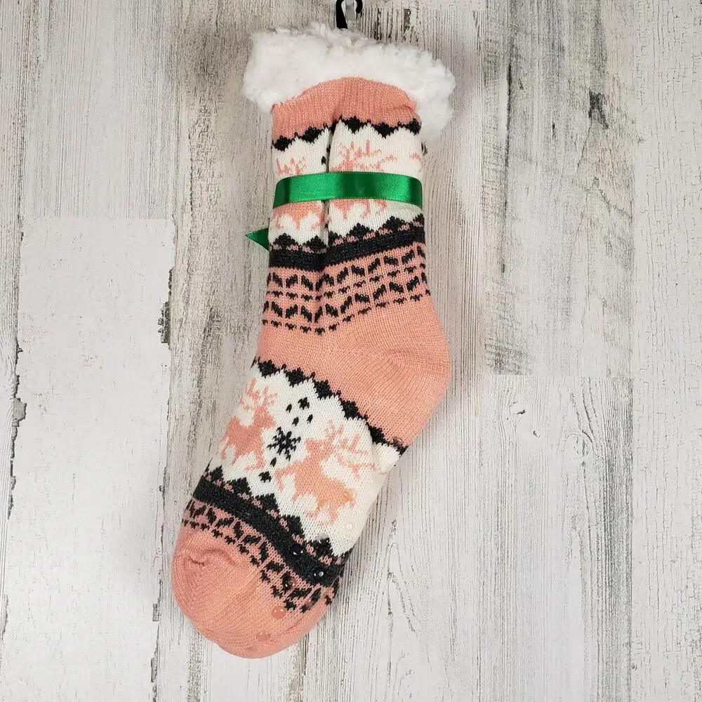 NWT Mari Clare Sherpa Lined Knit Winter Reindeer Design No-Slip Slipper Socks